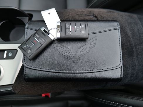 Used 2015 Chevrolet Corvette Z06 w/ 2LZ Preferred Equipment Group image 33