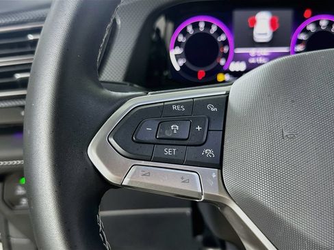 Used 2025 Volkswagen Atlas Cross Sport SEL AWD/4WD image 22