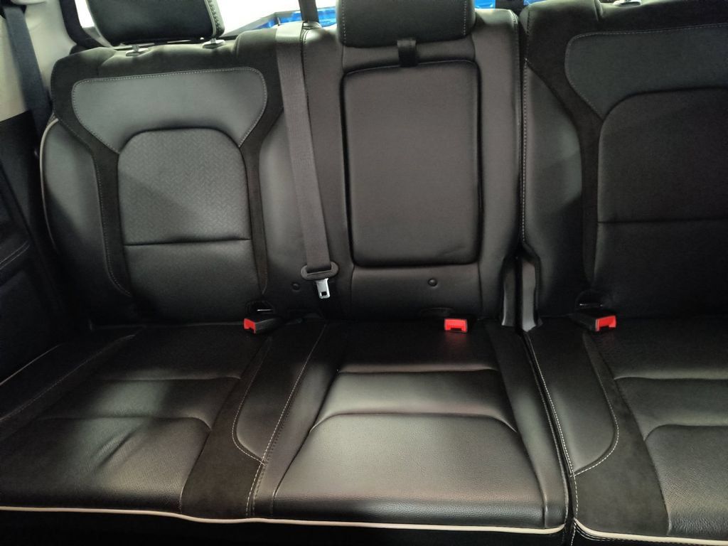 Used 2022 RAM 1500 Laramie AWD/4WD image 16