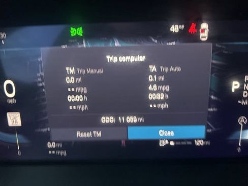 Used 2025 Volvo XC60 B5 Plus AWD/4WD image 21