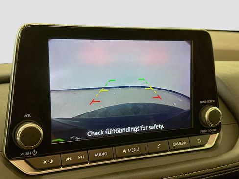 Used 2023 Nissan Rogue S image 22