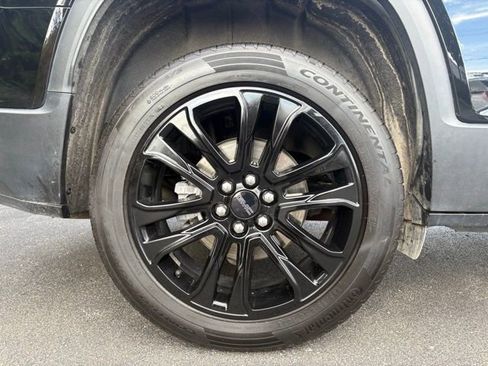 Certified 2023 GMC Acadia SLT w/ Elevation Edition image 18