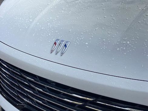 Used 2025 Buick Enclave Preferred image 27