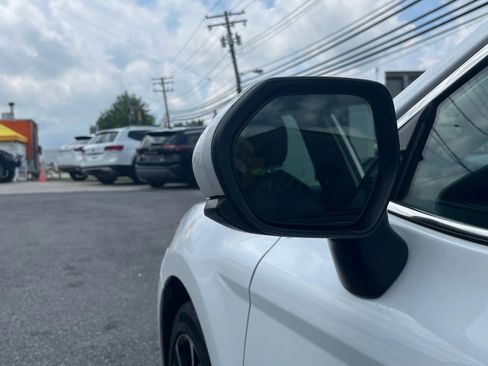 Used 2019 Toyota Camry SE image 16