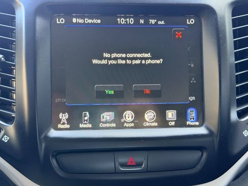 Used 2017 Jeep Cherokee Trailhawk w/ Comfort/Convenience Group AWD/4WD image 46