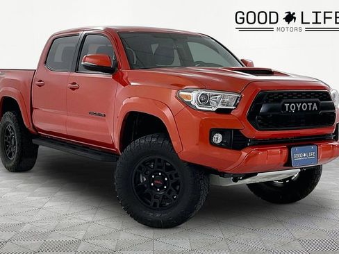 Used 2017 Toyota Tacoma TRD Sport w/ Tow Package (A/T) image 1