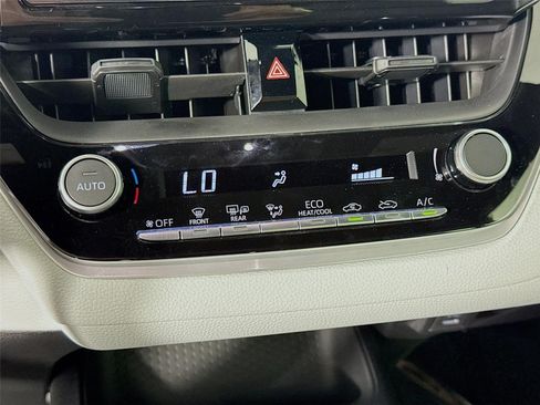Used 2026 Toyota Corolla SE FWD image 17