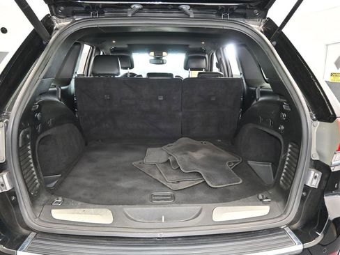 Used 2018 Jeep Grand Cherokee Limited image 40