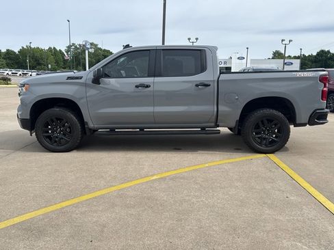 Used 2024 Chevrolet Silverado 1500 LT Trail Boss w/ Convenience Package II AWD/4WD image 11