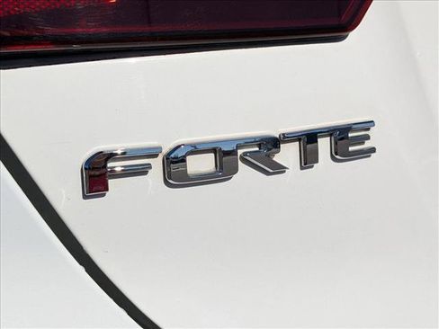 Used 2019 Kia Forte LXS image 10