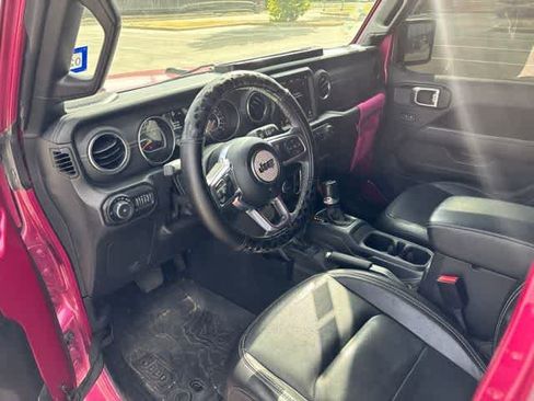 Used 2022 Jeep Wrangler Unlimited Sahara w/ LED Lighting Group AWD/4WD image 9