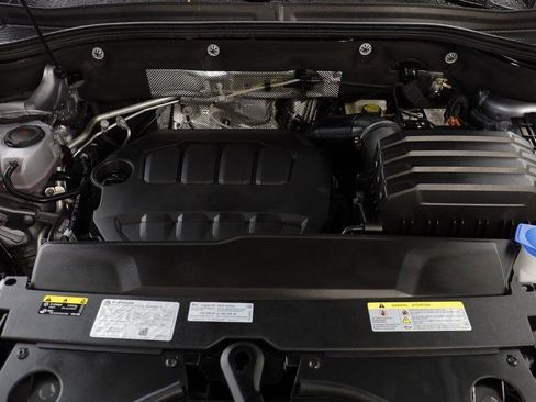 Used 2025 Volkswagen Atlas SE image 23