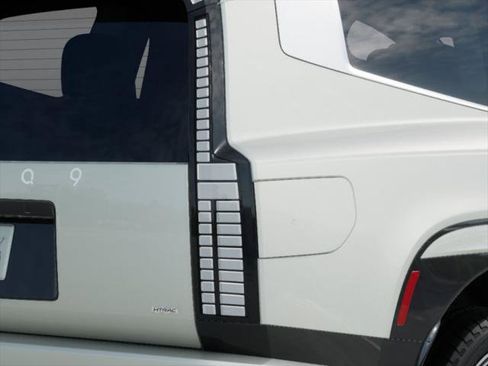 New 2026 Hyundai Ioniq 9 Limited image 10