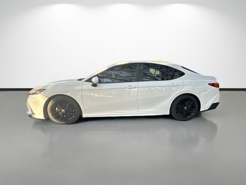 Used 2025 Toyota Camry SE w/ Multimedia Upgrade Package image 6