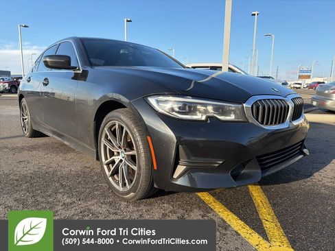 Used 2020 BMW 330i xDrive 330i xDrive w/ Convenience Package image 3