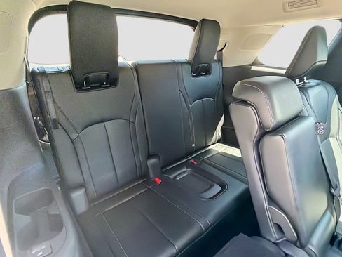 Used 2023 INFINITI QX60 Luxe w/ Performance Audio Package AWD/4WD image 29
