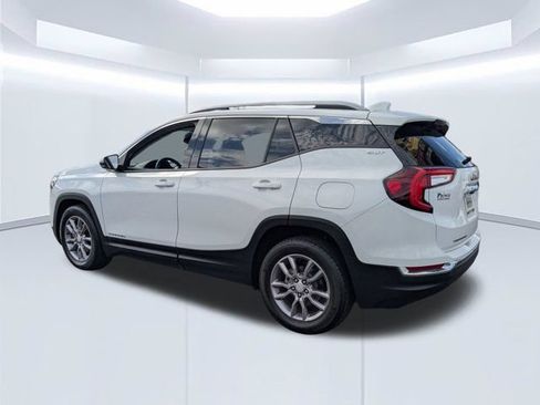 Used 2024 GMC Terrain SLT w/ Infotainment Package II FWD image 6