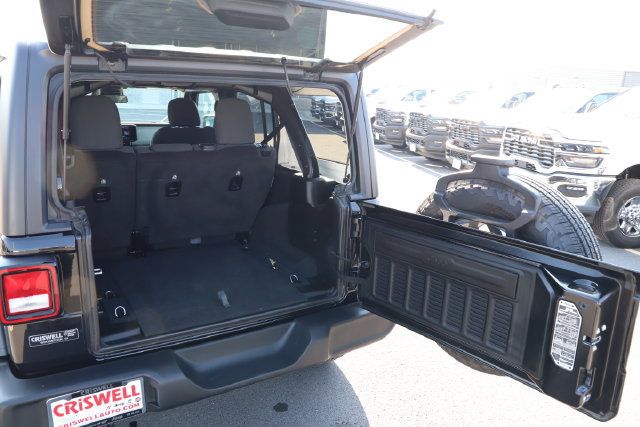 Used 2025 Jeep Wrangler Unlimited Sport AWD/4WD image 8