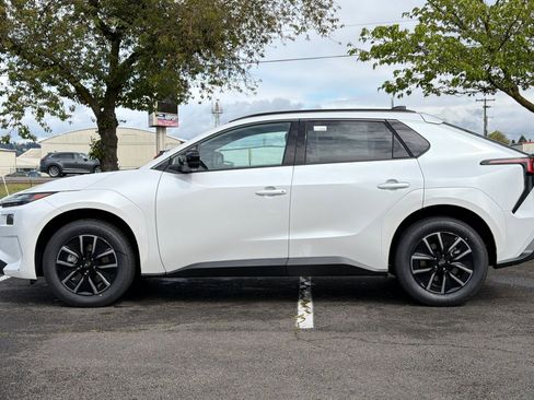 New 2026 Subaru Solterra Premium image 7