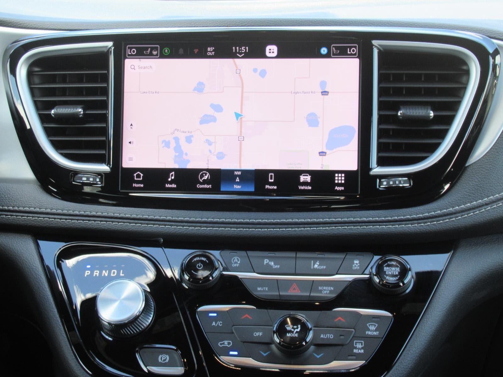 Used 2026 Chrysler Pacifica Limited FWD image 15