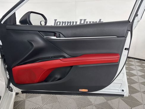 Used 2019 Toyota Camry XSE image 29