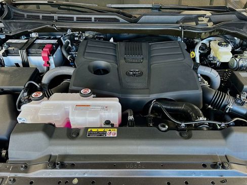New 2026 Toyota Tundra Platinum AWD/4WD image 8