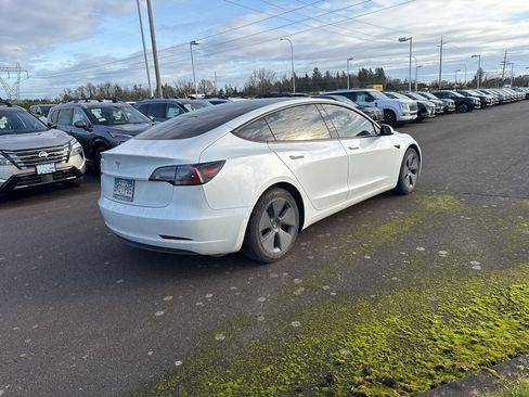Used 2021 Tesla Model 3 Standard Range Plus image 5