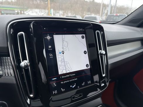 Used 2019 Volvo XC40 T5 R-Design image 20