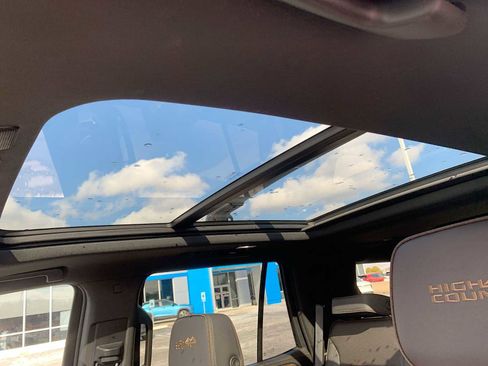 Certified 2022 Chevrolet Tahoe High Country image 19