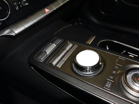 Used 2025 Genesis GV70 2.5T image 30