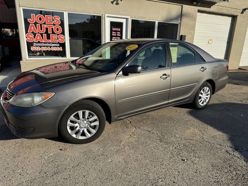 Used 2005 Toyota Camry LE image 4
