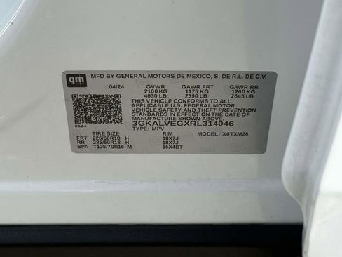 Used 2024 GMC Terrain SLT image 25