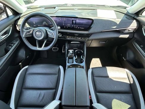 Used 2025 Buick Envision Sport Touring AWD/4WD image 9