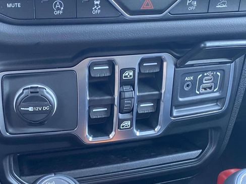 New 2026 Jeep Wrangler Unlimited Sahara AWD/4WD image 28