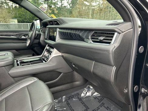 Used 2024 GMC Yukon XL Denali w/ Advanced Technology Package AWD/4WD image 27