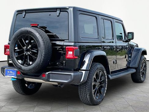 Used 2022 Jeep Wrangler Unlimited Sahara w/ Cold Weather Group AWD/4WD image 2