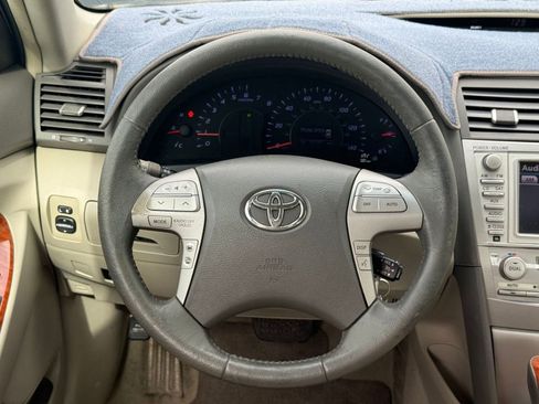 Used 2011 Toyota Camry XLE image 16