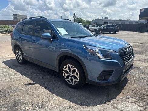 Certified 2024 Subaru Forester Premium AWD/4WD image 2