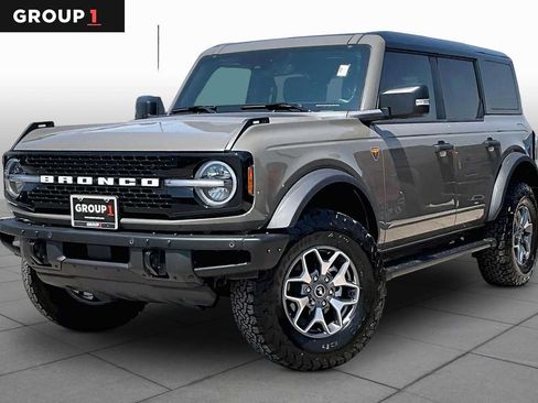 Used 2025 Ford Bronco Badlands AWD/4WD image 1