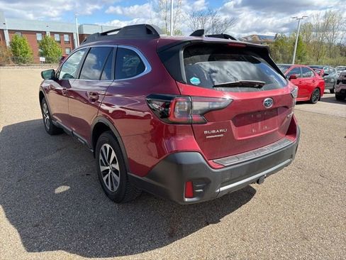 Used 2022 Subaru Outback Premium image 4