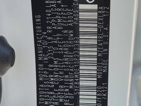 Used 2025 Toyota Corolla LE FWD image 30