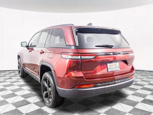 New 2025 Jeep Grand Cherokee Altitude image 11