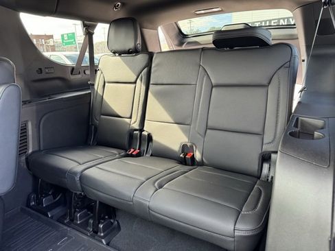 Used 2024 GMC Yukon XL Denali w/ Denali Reserve Package image 11