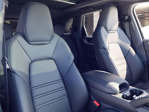 New 2026 Porsche Cayenne E-Hybrid image 24