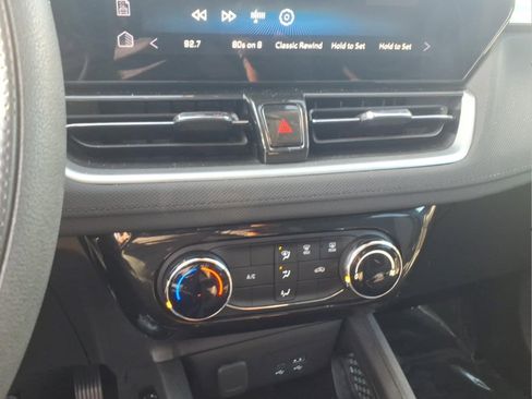 Used 2025 Chevrolet TrailBlazer LT AWD/4WD image 15