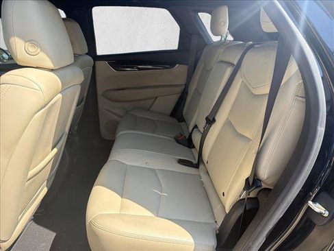 Used 2017 Cadillac XT5 FWD image 17