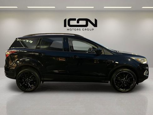 Used 2018 Ford Escape SE w/ SE Sport Appearance Package image 6
