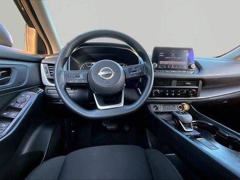 Used 2024 Nissan Rogue S AWD/4WD image 9