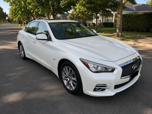 Used 2016 INFINITI Q50 3.0t Premium w/ 3.0T Premium Plus Package RWD image 2
