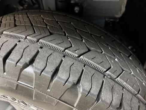 Used 2025 Honda Pilot TrailSport image 29